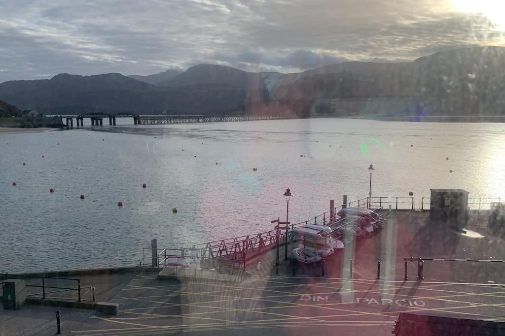 Harbourside 2 Bed Apartment, Barmouth Bridge Views Eksteriør bilde